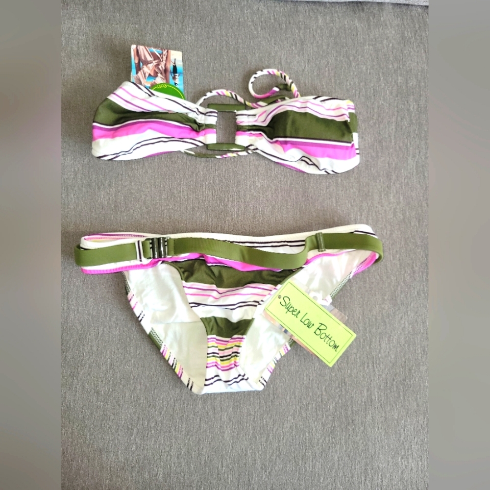 BNWT Roxy bikini low rise (Size S top/L bottom) runs small